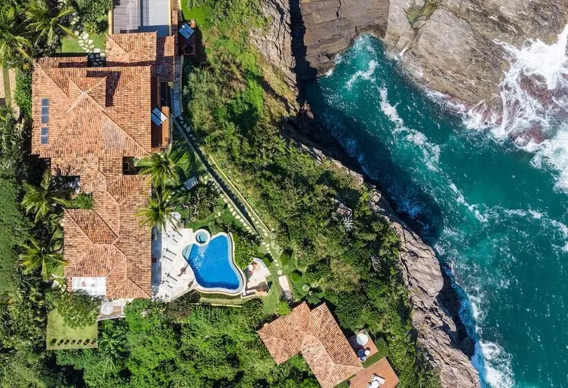 Cliffside Luxury Inn