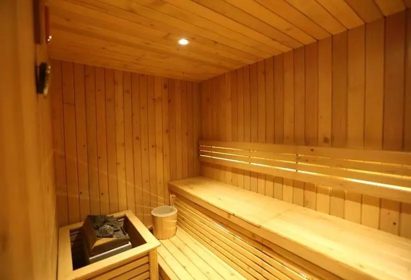 Fotos del hotel Grand Whiz Poins Simatupang Jakarta:  8
