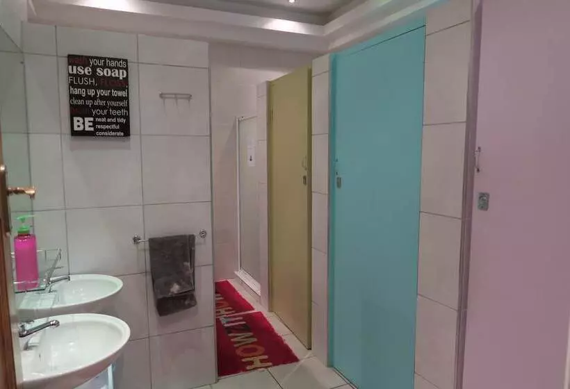 Fotos del hotel Atlantic Point Backpackers:  6