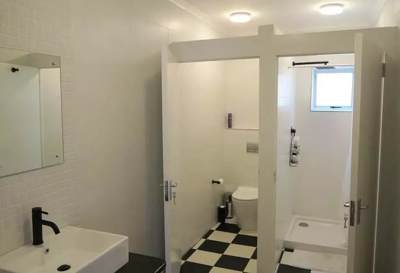 Fotos del hotel Atlantic Point Backpackers:  11