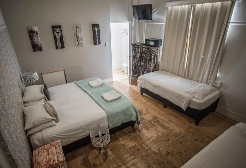 Fotos del hotel Atlantic Point Backpackers:  29