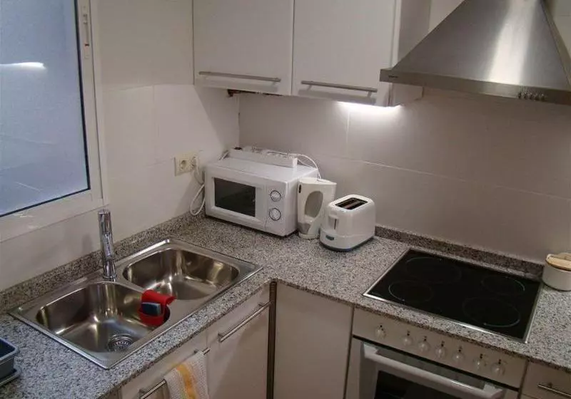 Fotos del hotel Ember Housing:  3