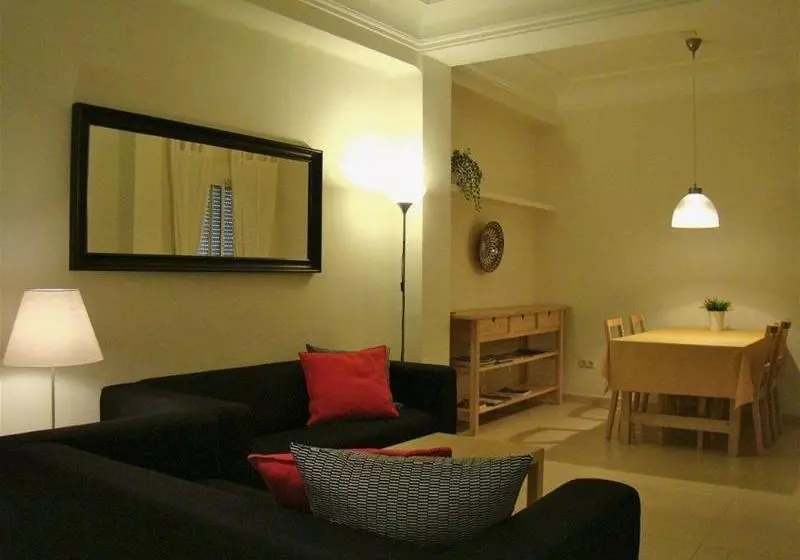 Fotos del hotel Ember Housing:  10