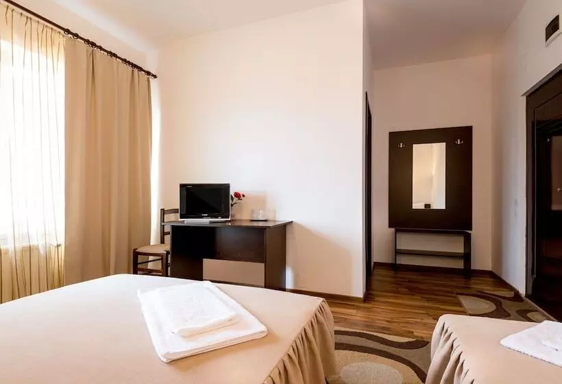 Fotos del hotel Pensiunea Zbor:  2