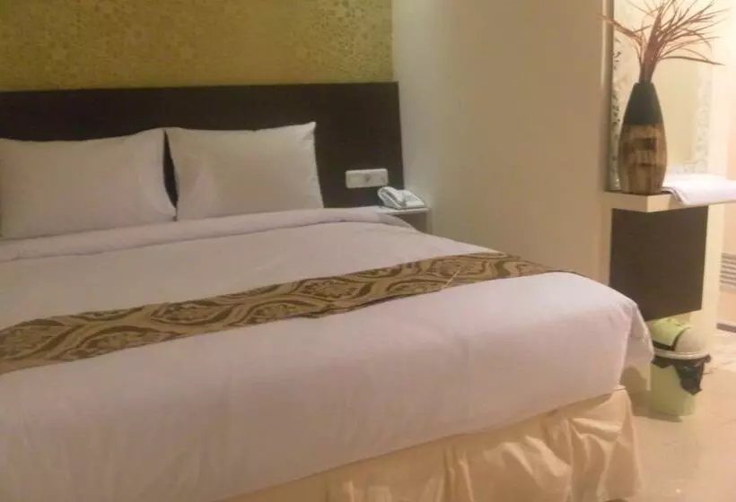 Fotos del hotel Harmoni Inn Hotel Makassar:  2