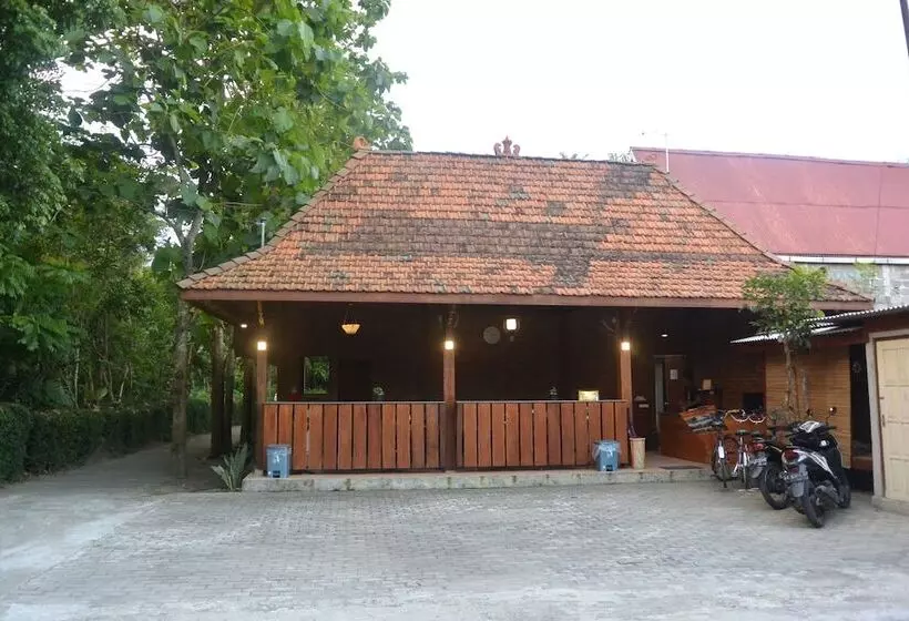 Fotos del hotel Cempaka Villa Ii:  11