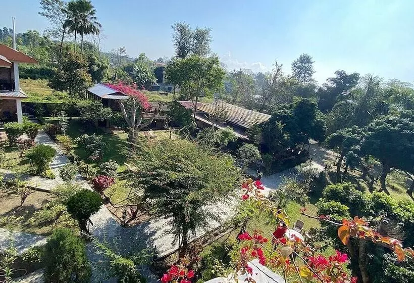 Fotos del hotel Chautari Garden Resort:  15