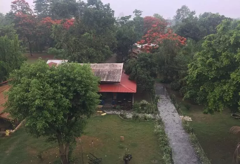 Fotos del hotel Chautari Garden Resort:  11