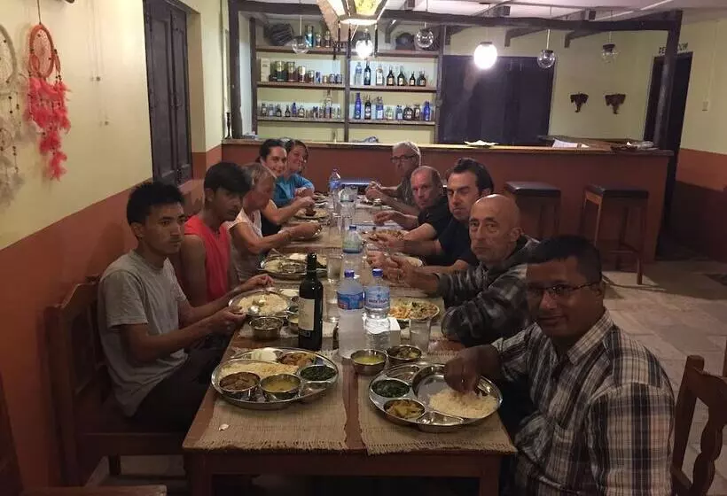 Fotos del hotel Chautari Garden Resort:  17