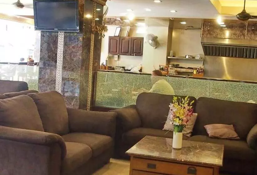 Maleez Lodge