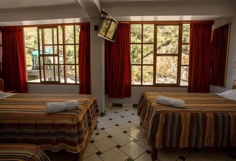 Fotos del hotel Hostal La Payacha:  23
