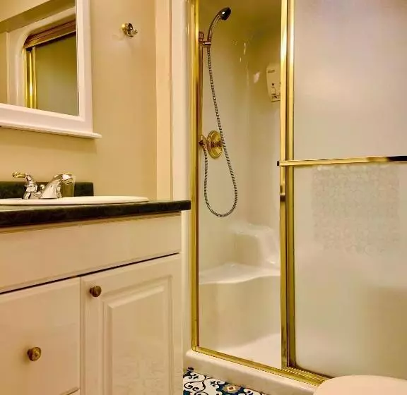 Fotos del hotel Weatherpine Inn:  9