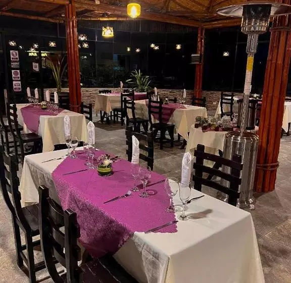 Fotos del hotel Villa De Valverde:  15