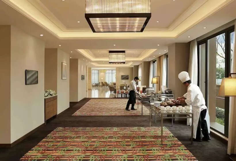 Fotos del hotel Novotel Lucknow Gomti Nagar:  23