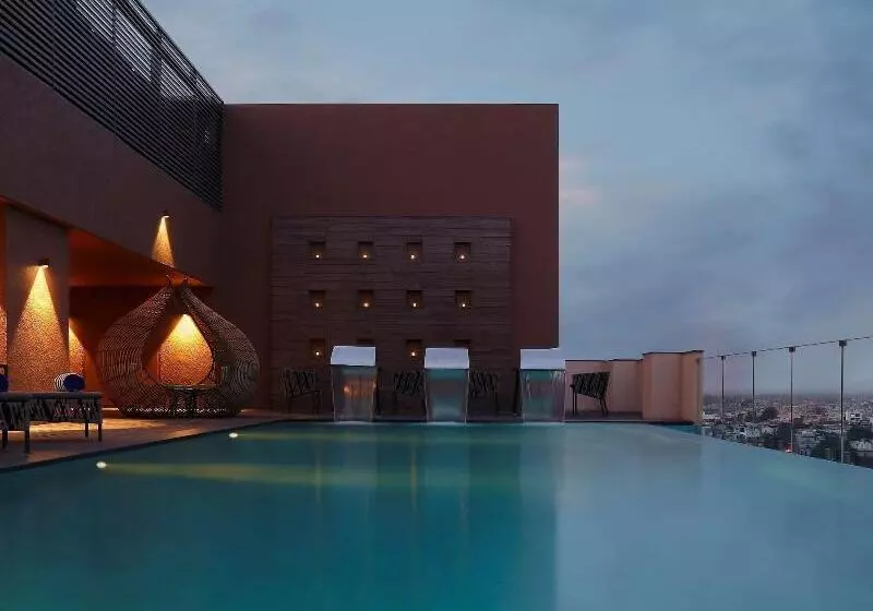 Fotos del hotel Novotel Lucknow Gomti Nagar:  3