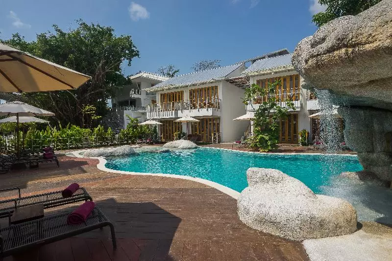 White Sand Samui Resort
