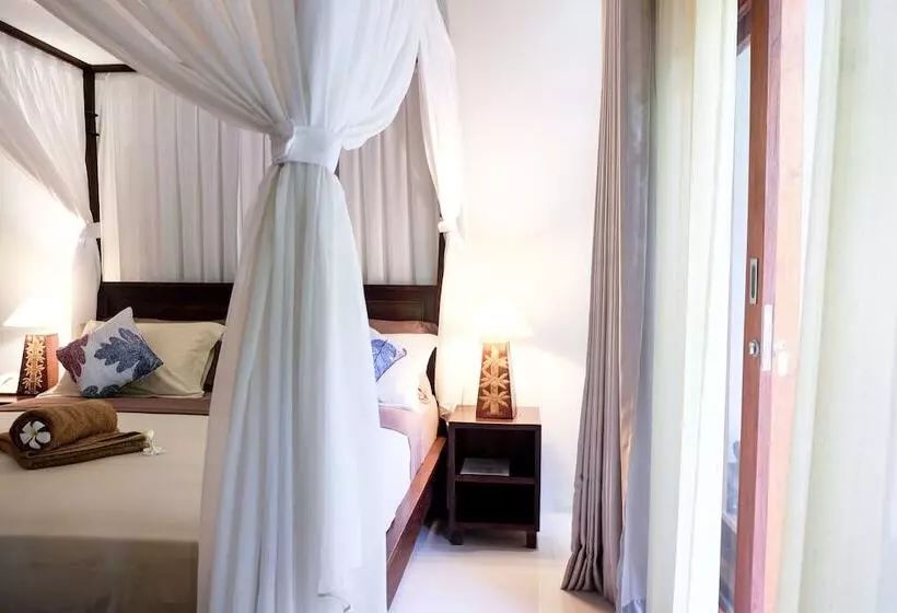 Fotos del hotel Villa Bau Nyale:  15