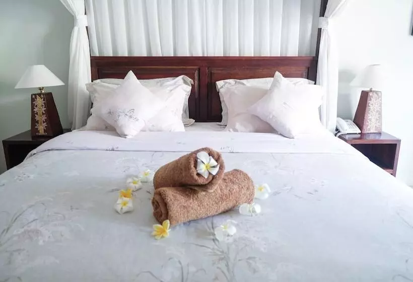 Fotos del hotel Villa Bau Nyale:  16
