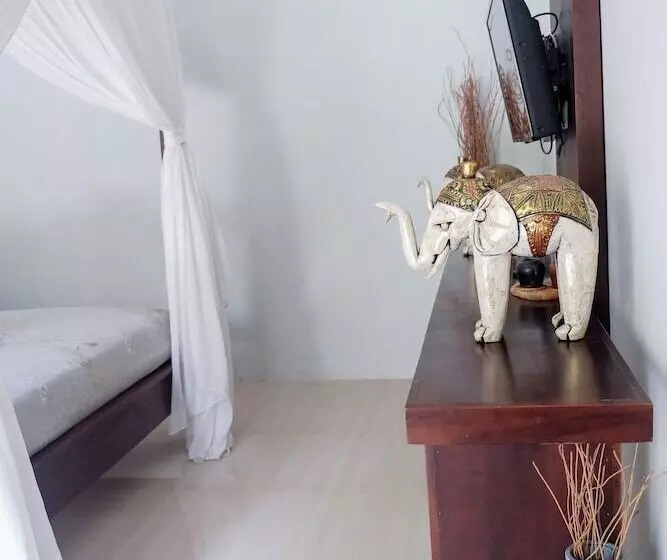 Fotos del hotel Villa Bau Nyale:  18