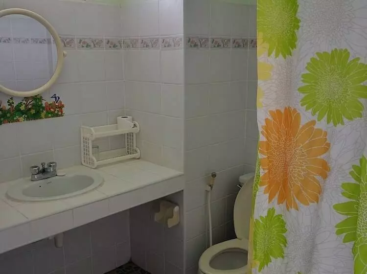 Fotos del hotel Patong Sunbeach Mansion:  10