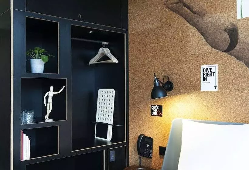 Fotos del hotel Conscious Hotel The Tire Station:  25