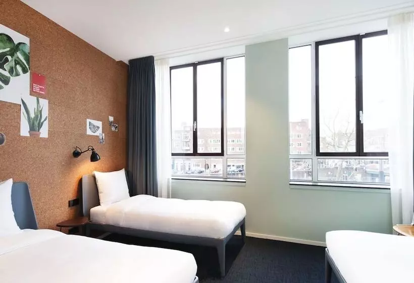 Fotos del hotel Conscious Hotel The Tire Station:  6
