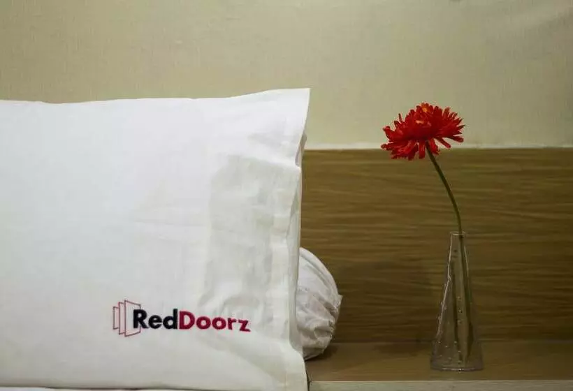 Fotos del hotel Reddoorz @ Palasari:  8