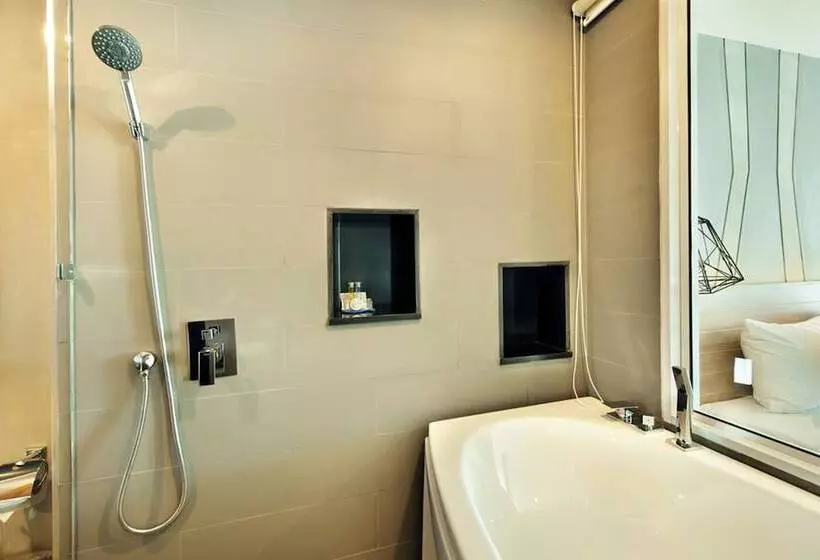 Fotos del hotel Ratana Patong Beach  By Shanaya:  10