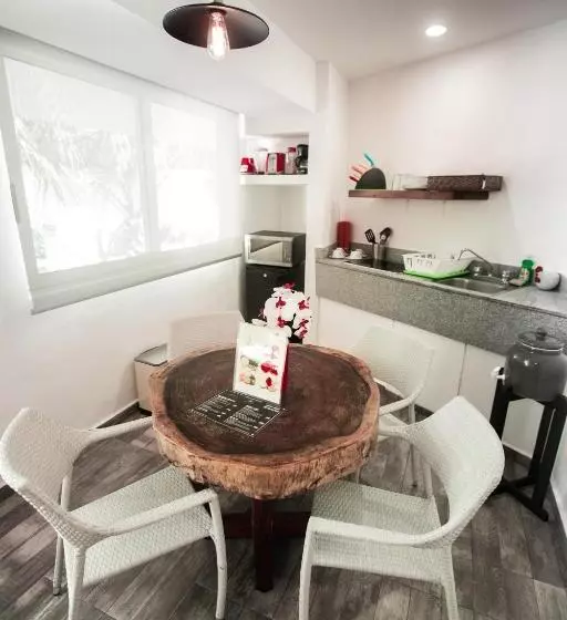 Fotos del hotel Paradise Suites:  8