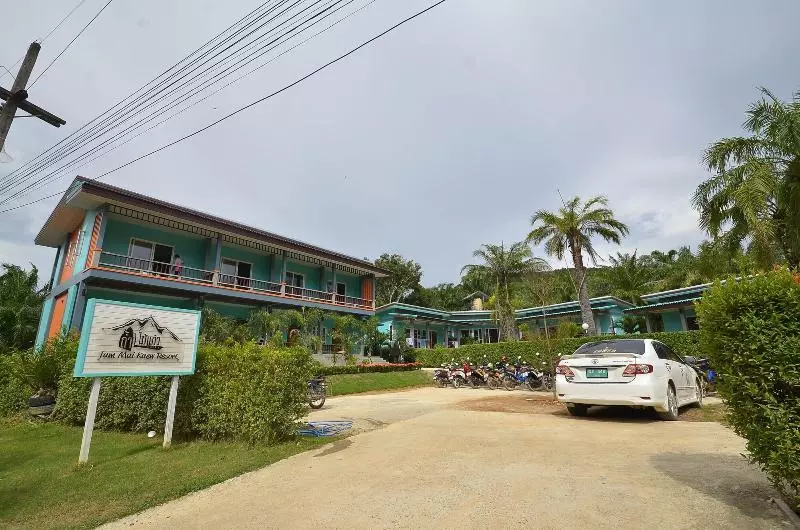 Tum Mai Kaew Resort