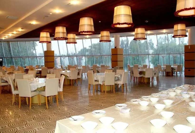 Fotos del hotel Sheki Olimpiya Hotel & Resort:  4