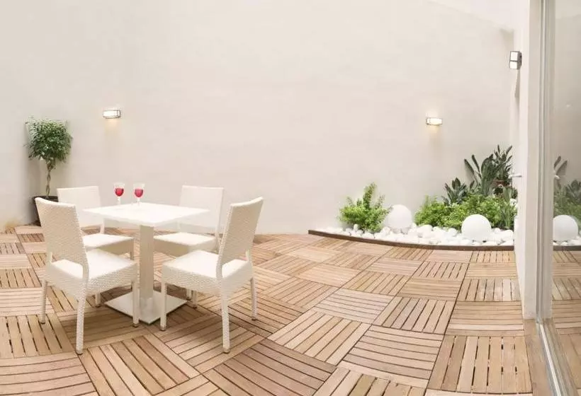 Fotos del hotel Living4Malaga Suites Superior:  11