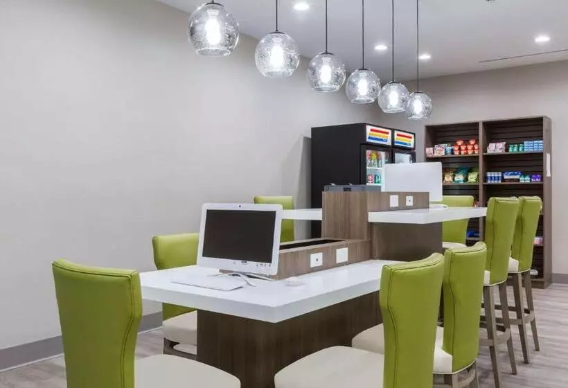 Fotos del hotel Days Inn & Suites By Wyndham Houston Nw Cypress:  6
