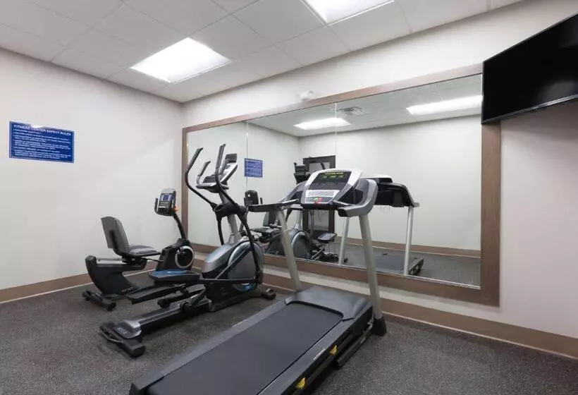 Fotos del hotel Days Inn & Suites By Wyndham Houston Nw Cypress:  4