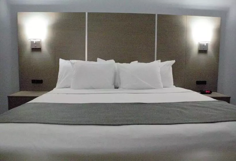 Fotos del hotel Days Inn & Suites By Wyndham Houston Nw Cypress:  9