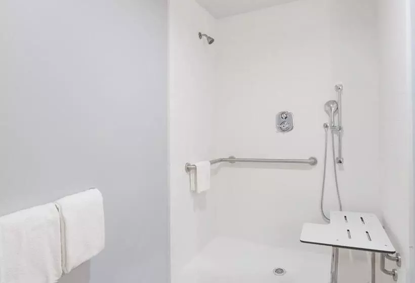 Fotos del hotel Days Inn & Suites By Wyndham Houston Nw Cypress:  7