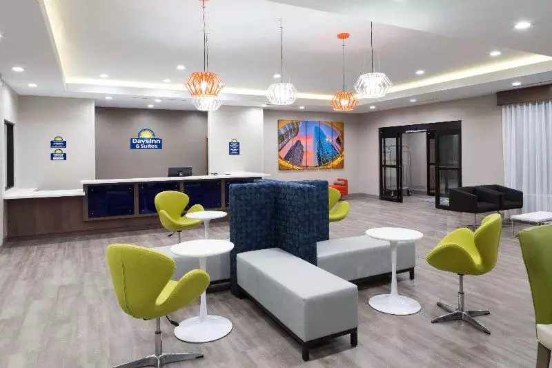 Fotos del hotel Days Inn & Suites By Wyndham Houston Nw Cypress:  3