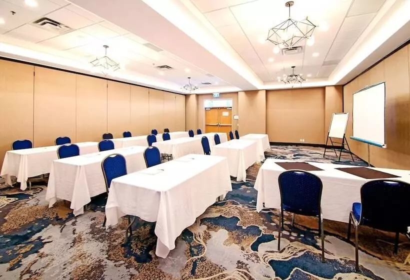 Fotos del hotel Holiday Inn  & Suites  Calgary Airport North, An Ihg:  9