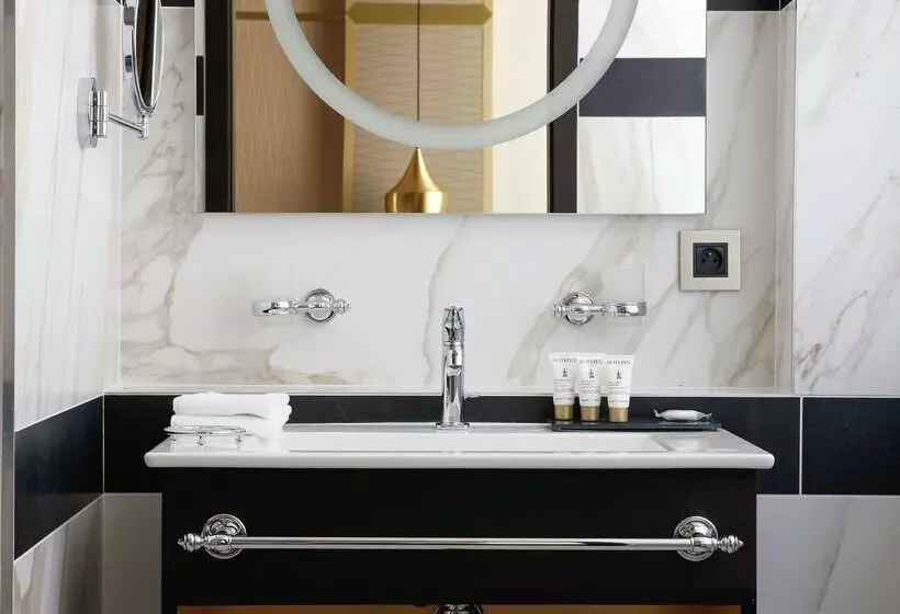 Fotos del hotel Niepce Paris , Curio Collection By Hilton:  15