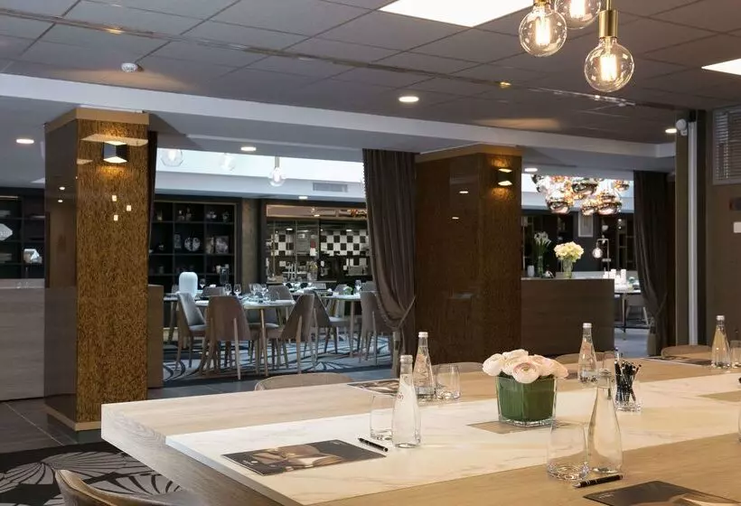 Fotos del hotel Niepce Paris , Curio Collection By Hilton:  13