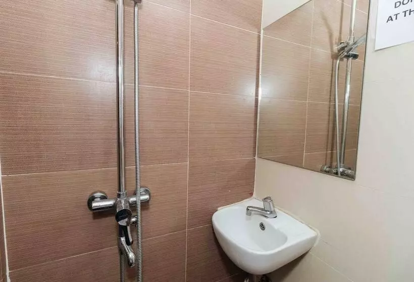 Fotos del hotel Reddoorz @ Dbuilders Ph1 Taguig:  10