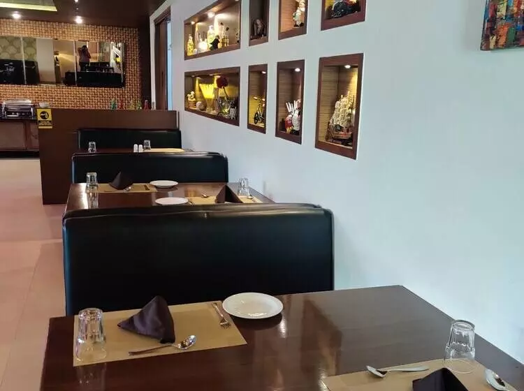 Fotos del hotel Avalon Hotel & Banquets:  6