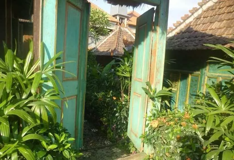 Fotos del hotel Joglo Taman Sari Villa:  8