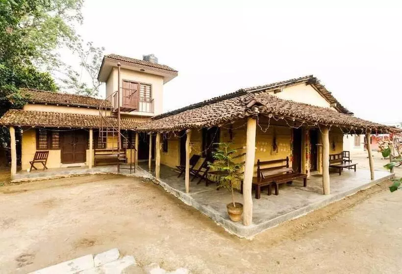 Fotos del hotel Tharu 20for7 Holiday House:  7