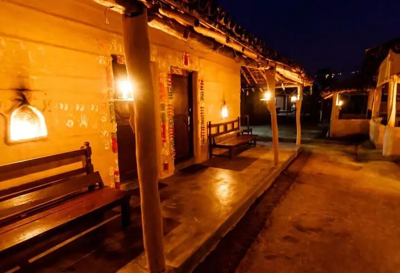 Fotos del hotel Tharu 20for7 Holiday House:  13