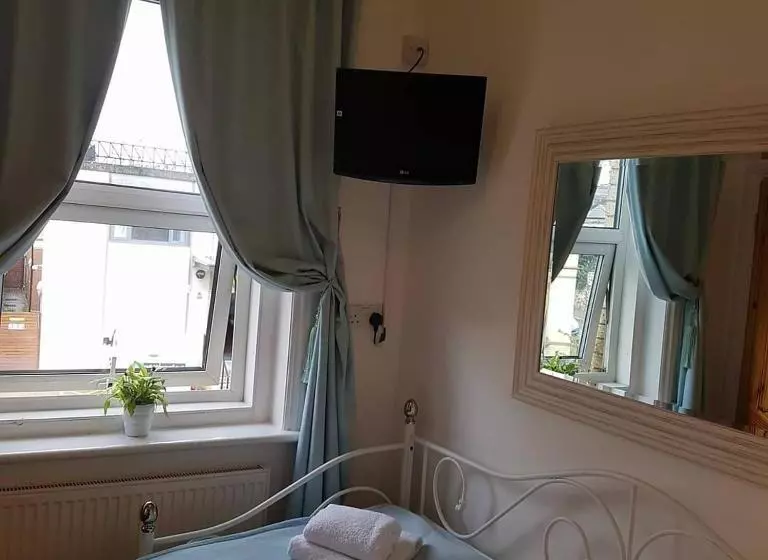Fotos del hotel A & B Guest House:  9