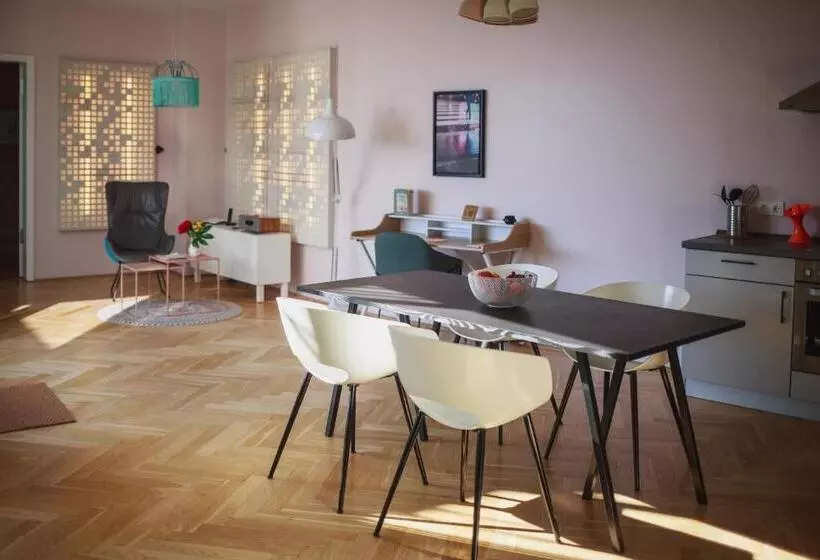 Fotos del hotel The Circus Apartments:  19