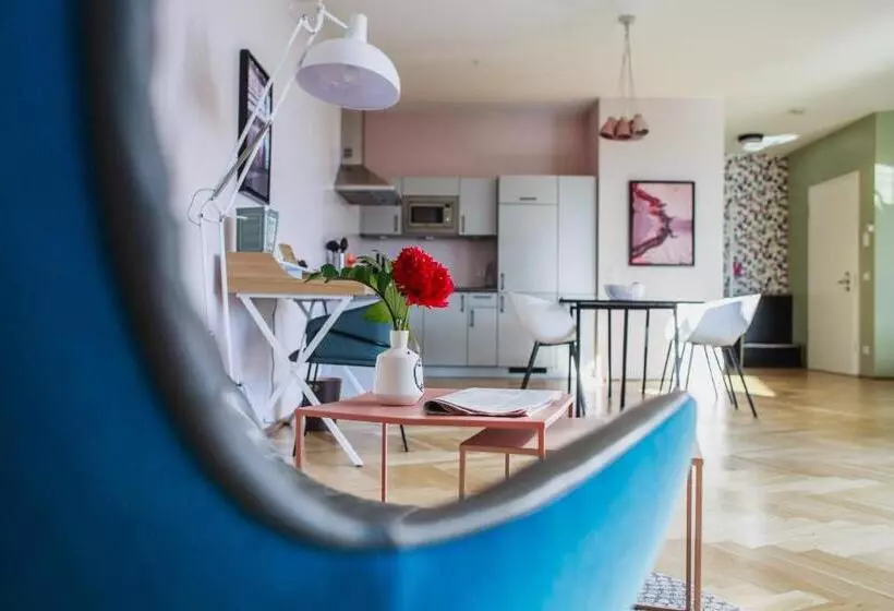 Fotos del hotel The Circus Apartments:  20