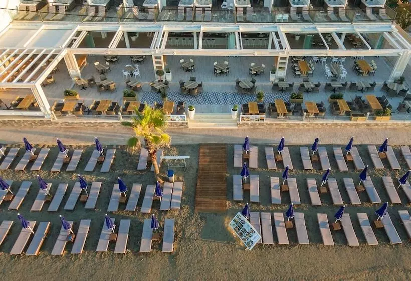 Fotos del hotel Mandala Seafront Suites:  6