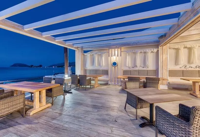 Fotos del hotel Mandala Seafront Suites:  13
